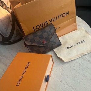 Authentic Louis Vuitton Victorine Wallet Damier Ebene